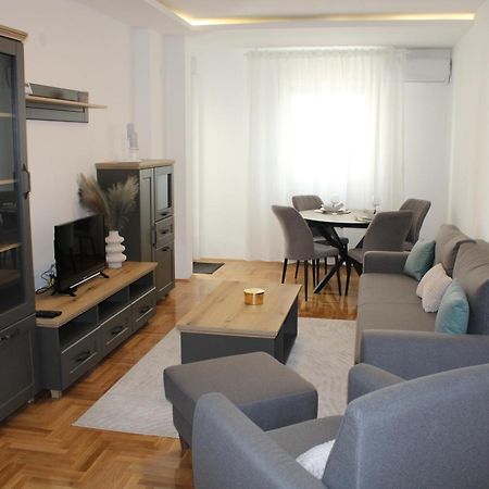 Apartment M Smederevo Buitenkant foto