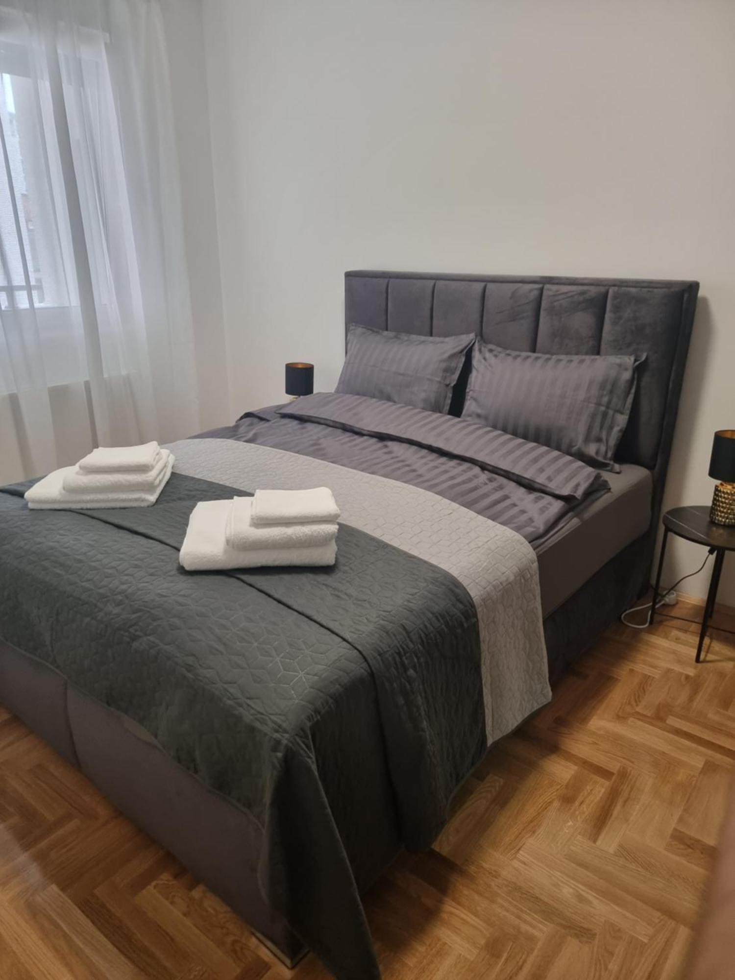 Apartment M Smederevo Buitenkant foto
